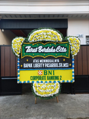 Papan Bunga Duka di Motoboi Besar