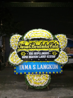 Papan Bunga Duka di Motoboi Besar